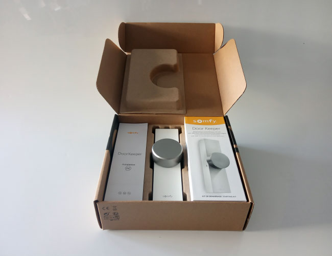 Packaging Somfy conception du Coffret Door Keeper packaging ouvert découverte des produits étape 1