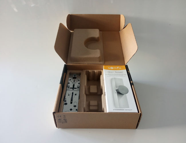 Packaging Somfy conception du Coffret Door Keeper packaging ouvert découverte des produits étape 3