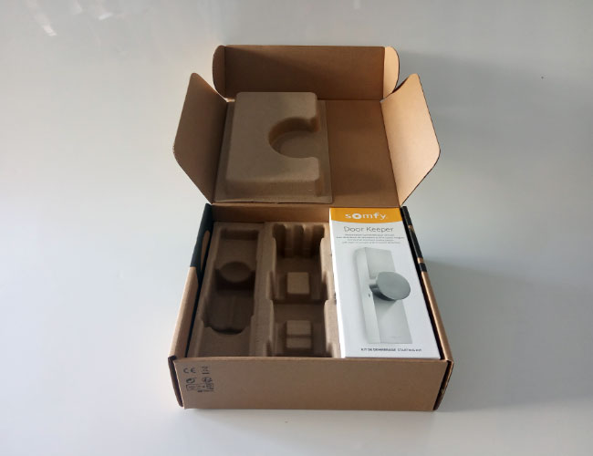 Packaging Somfy conception du Coffret Door Keeper packaging ouvert découverte des produits étape 5