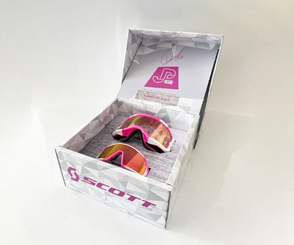 Packaging Scott vue ouvert avec masque et lunettes Coffret Scott Fury JP61